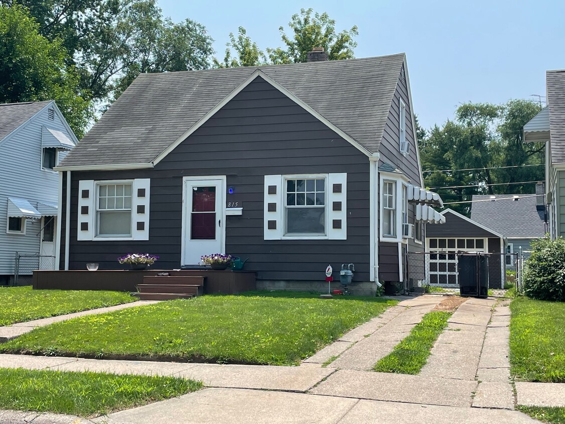 Foto principal - 815 W Gramercy Ave