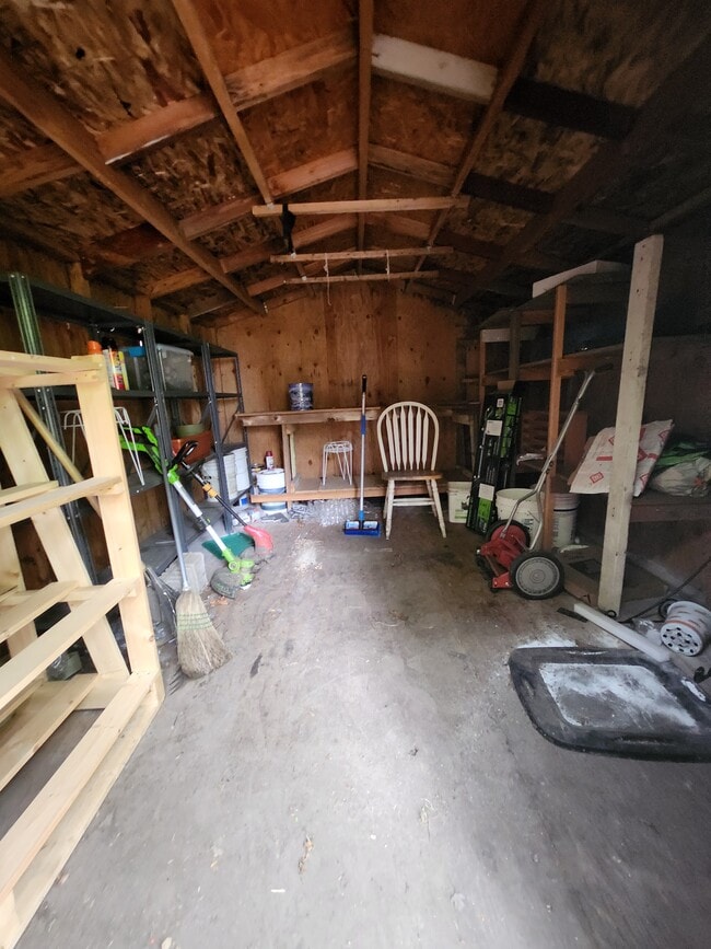 Building Photo - 726 SW 10th St