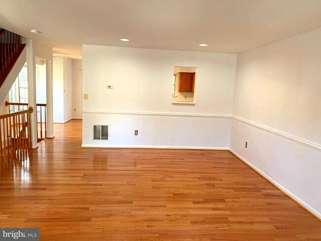 Building Photo - 9801 Sherwood Farm Rd