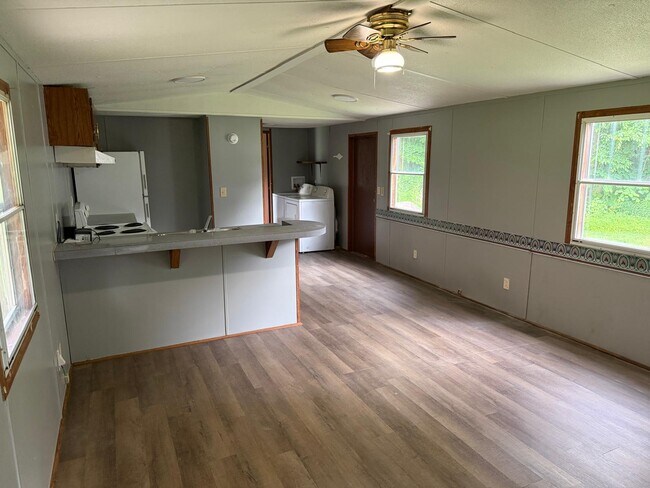 Foto del edificio - 773 Barren Hollow Rd