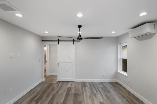 Building Photo - 724 Dodson Way