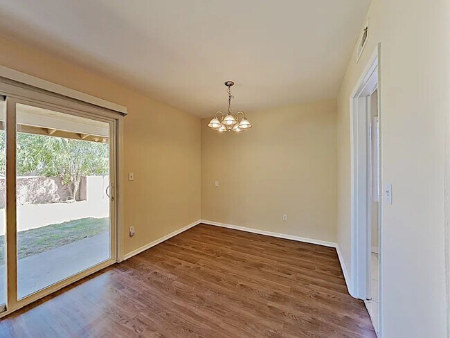 Foto del edificio - 9250 Swinton Ave