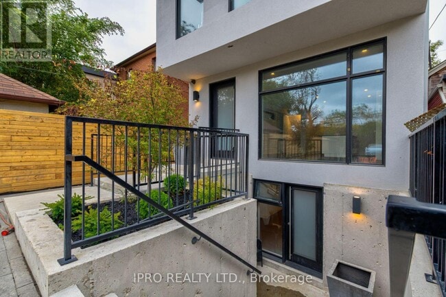 Building Photo - 531 Arlington Ave