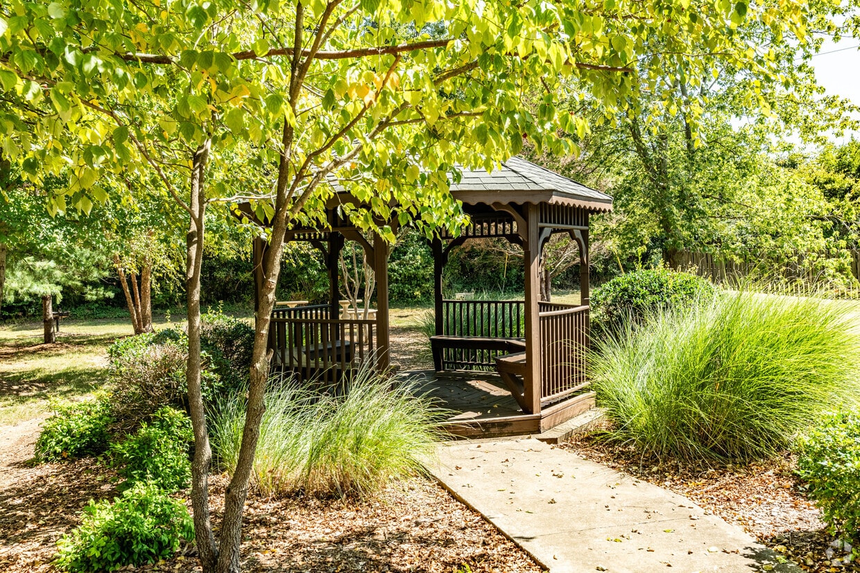 Ashton Parc Apartments in Bowling Green, KY