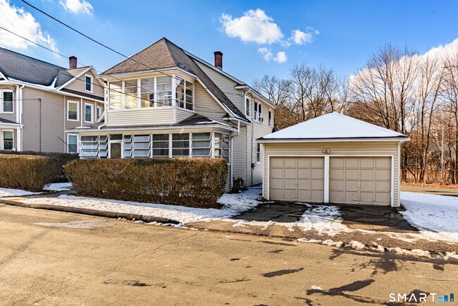 Building Photo - 9 Carley St