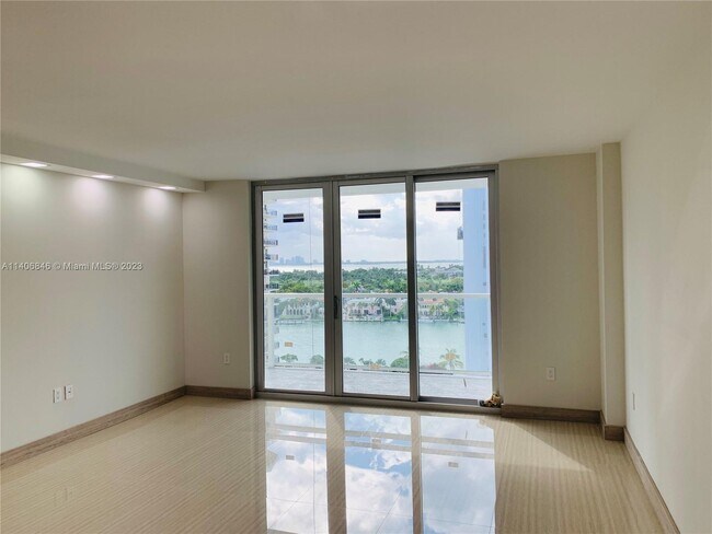 Building Photo - 5701 Collins Ave