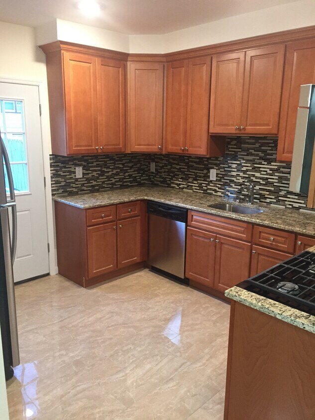 Foto principal - 112A Prospect Ave