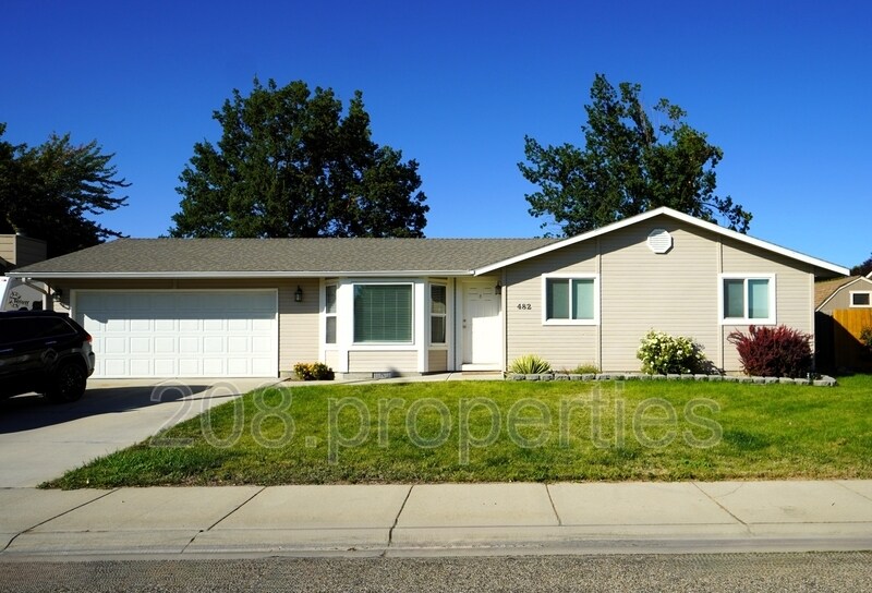 Primary Photo - 482 W Willowbrook Dr