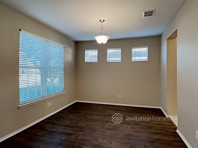 Foto del edificio - 3900 Calloway Dr