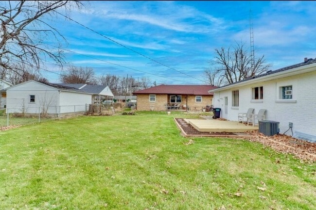 Foto del edificio - 1302 W Hovey Ave