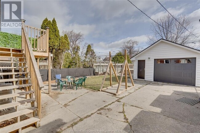 Building Photo - 1444 Bernard