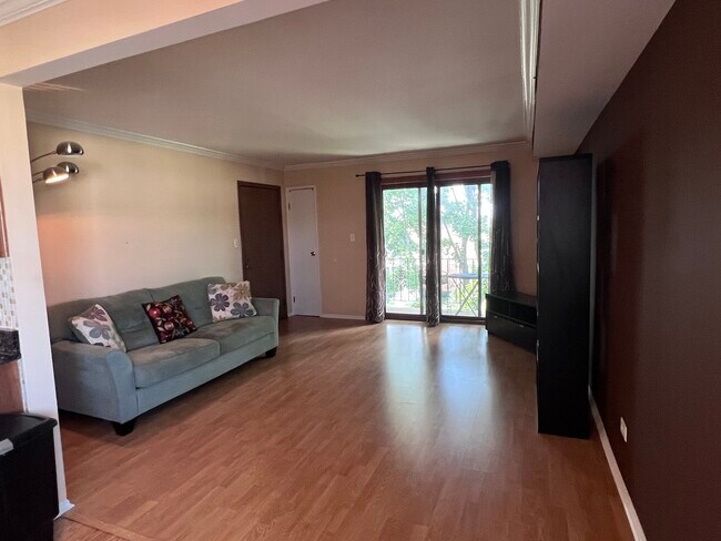 Building Photo - 6525 W 64th Pl