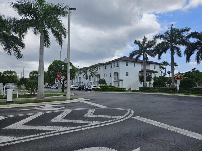 Foto del edificio - 8800 NW 97th Ave