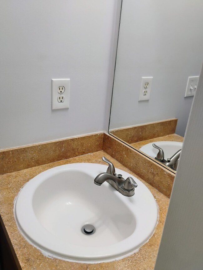 Foto del edificio - Gorgeous Renovated 3 Bedroom 2 Bath Townhome in Amazing Lithonia Location! Move In Ready!!!!