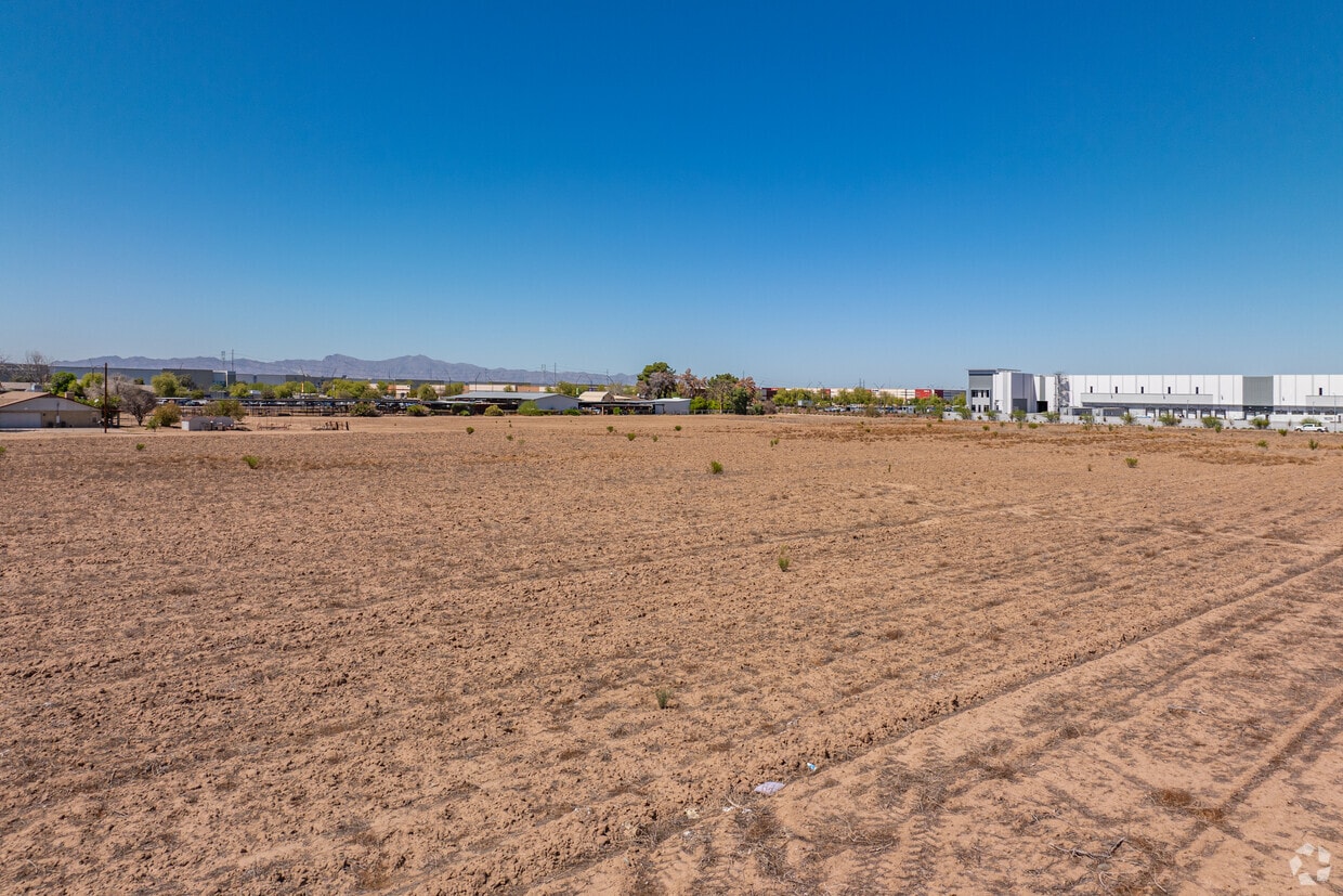 Building Photo - Cerro Vista