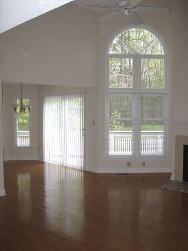 Foto del edificio - Live in Desirable Kirkwood in the heart of Chapel Hill!