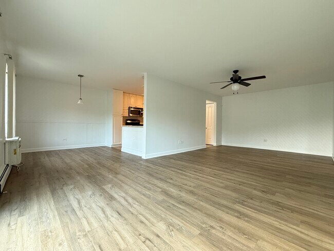 Foto del edificio - 946 E Old Willow Rd