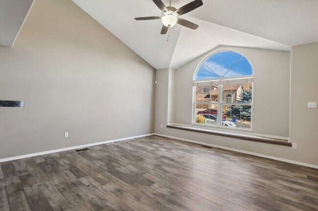 Foto del edificio - 7430 Julynn Rd