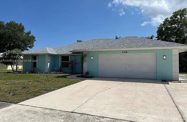 Building Photo - 148 SE Selva Ct