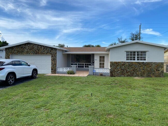 Building Photo - 7321 Fairway Blvd