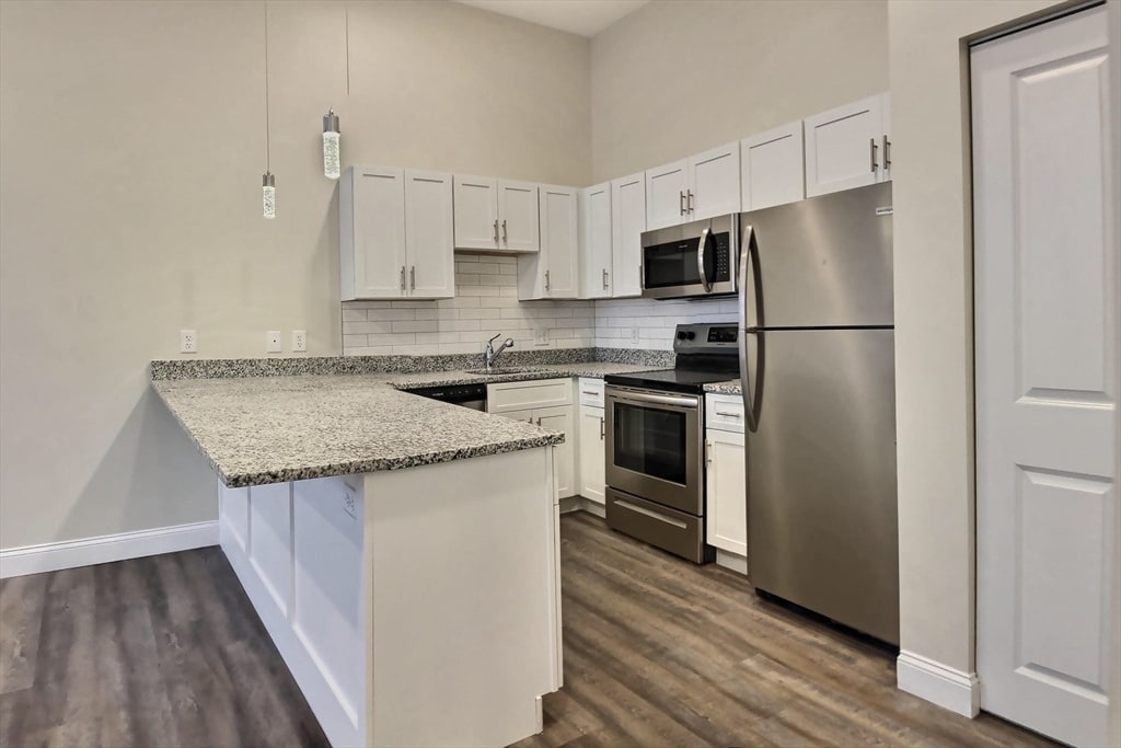 82 Concord St Unit 4C, Framingham, MA 01702 Room for Rent in