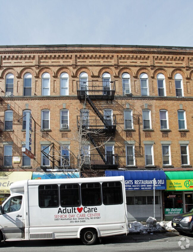 393395 Central Ave, Jersey City, NJ 07307 Apartments at 393395