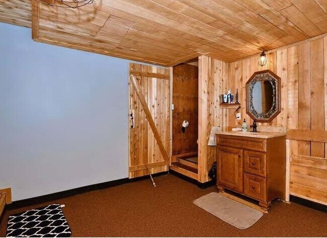 Foto del edificio - COMING SOON! 4 bedroom, Fairbanks