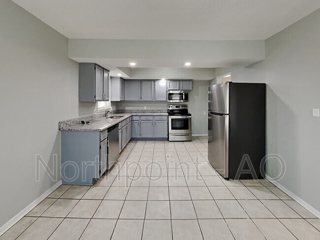 Building Photo - 11401 E 61st Terrace