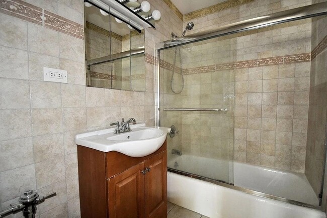 Photo - 900 Midland Ave Apartment