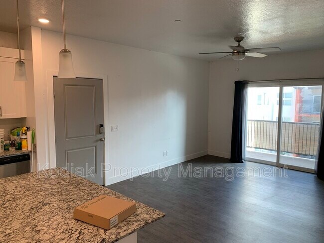 Foto del edificio - 875 S Depot St