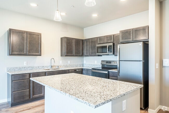1BR, 1BA - 689SF - Kitchen - The Crest Luxury Apartments