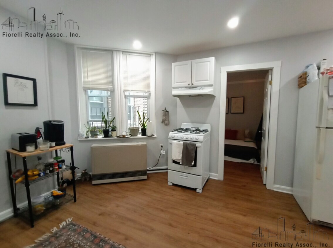 Primary Photo - 33 Clark St