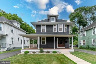 Building Photo - 2633 Nottingham Way