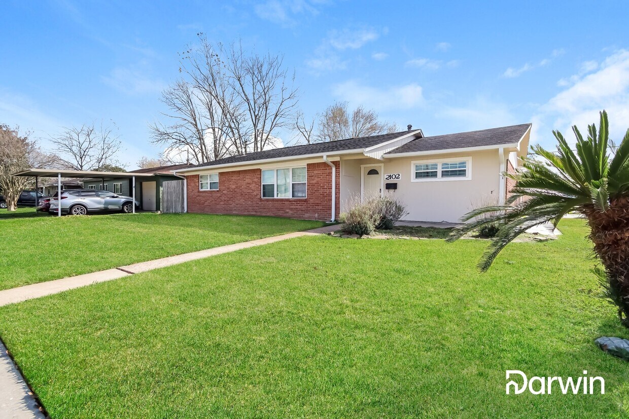 Primary Photo - 2102 Hillshire Dr
