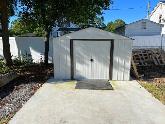 Outdoor shed - 413 E Center St