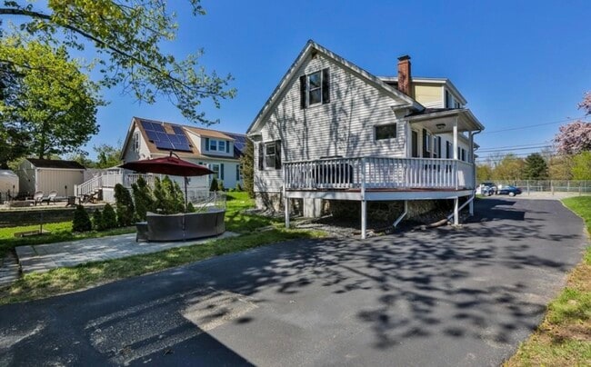 Building Photo - 124 Haverhill St