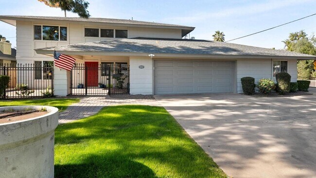 Foto del edificio - 8464 N 7th Ave