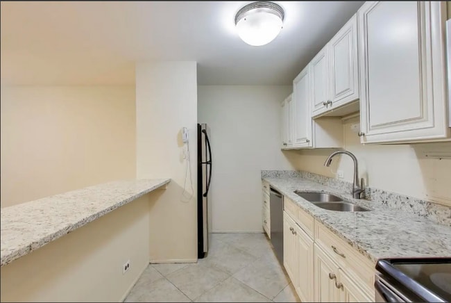 Building Photo - 1516 Hinman Ave