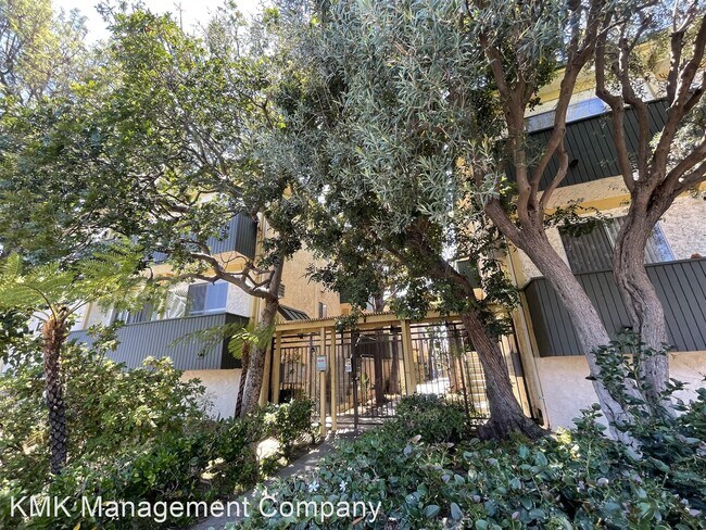 Foto del edificio - 1 br, 1 bath Apartment - 12610,16,18,26 Mi...