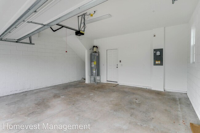 Building Photo - 3 br, 2.5 bath House - 10153 Greenstone Ri...