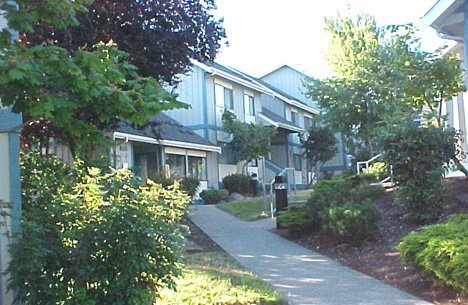 Foto del edificio - 8401 Henning Dr