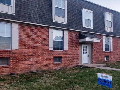 Primary Photo - 8721 Countryshire Ln