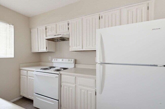 Building Photo - 2120 Wilcrest Dr