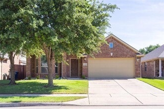 Building Photo - 2340 Aurora Dr