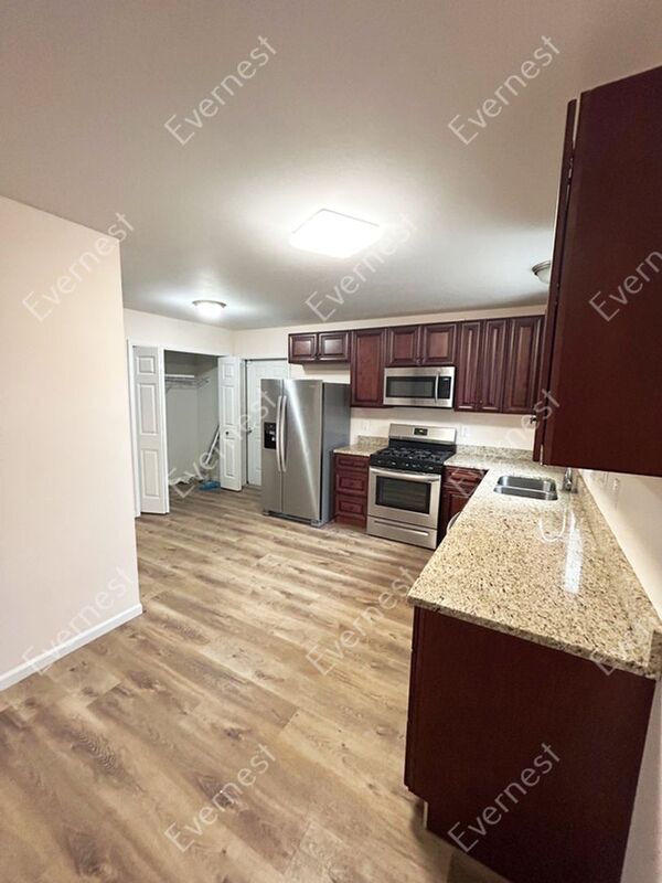 Foto del edificio - 1850 E 85th St