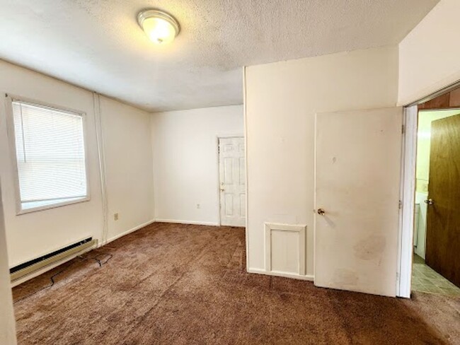 Foto del edificio - 348 Wilson Ave