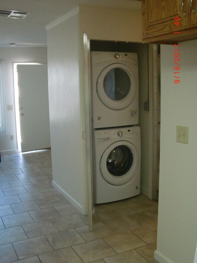 Foto del edificio - 574 Greystone Ln