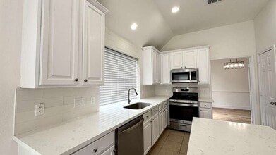 Building Photo - 7510 Golden Thistle Ln