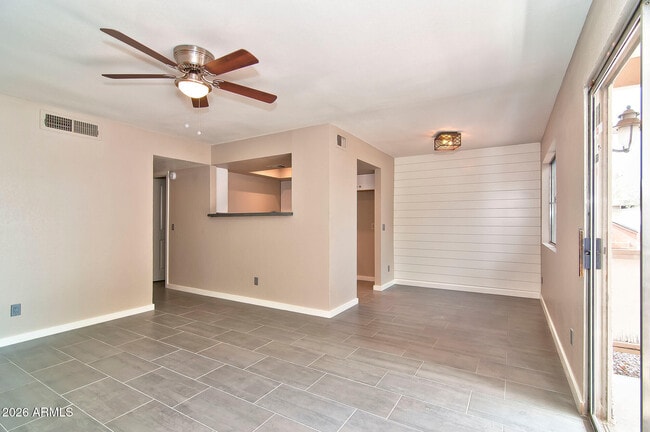 Building Photo - 616 S Hardy Dr