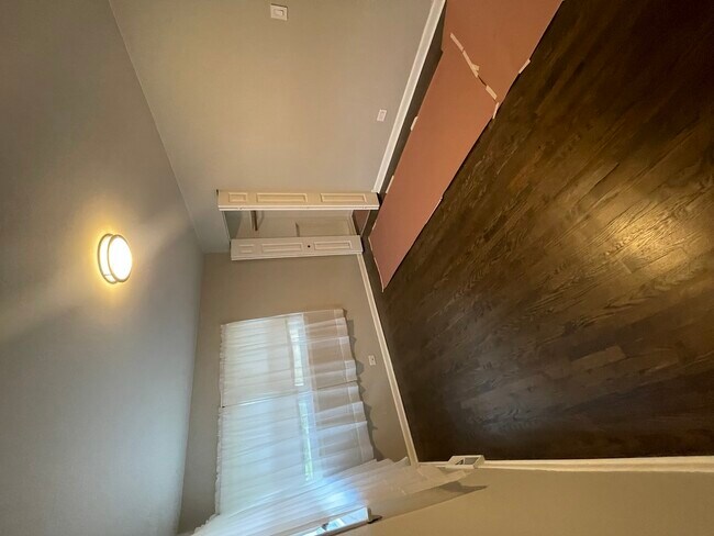 Building Photo - 2717 Circle Dr